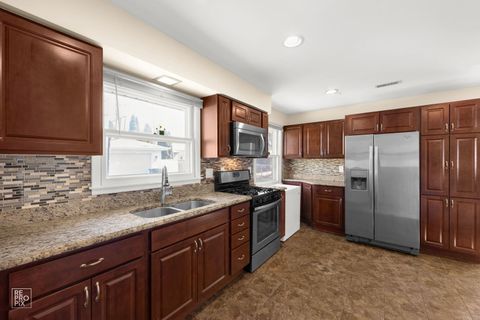 Tiny photo for 4433 Madison Avenue, Brookfield, IL 60513 (MLS # 12603940)