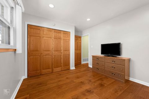 Tiny photo for 4433 Madison Avenue, Brookfield, IL 60513 (MLS # 12603940)