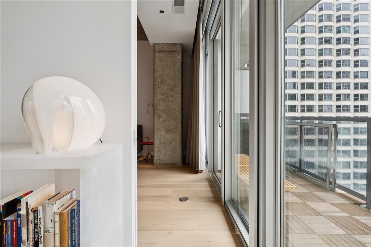 Chicago, Illinois 60611, United States, 3 Bedrooms Bedrooms, ,2 BathroomsBathrooms,Residential,Active,203159