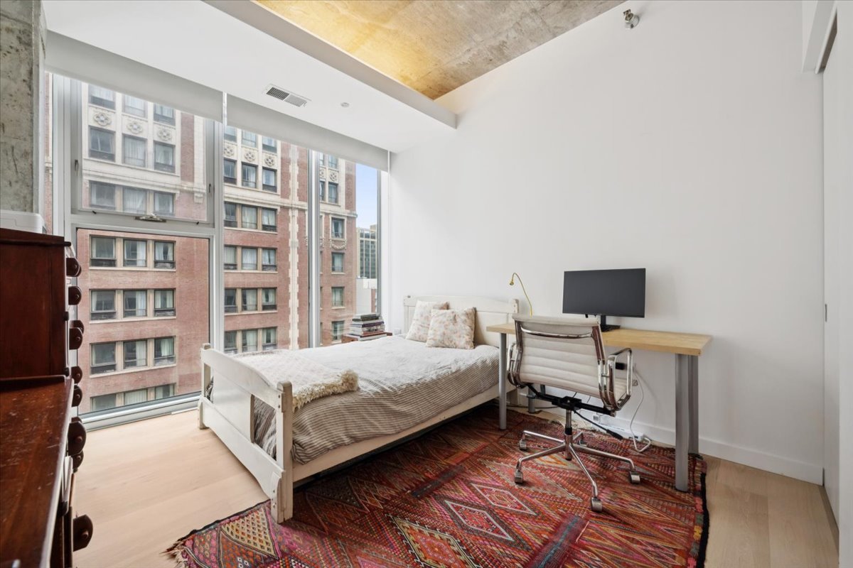 Chicago, Illinois 60611, United States, 3 Bedrooms Bedrooms, ,2 BathroomsBathrooms,Residential,Active,203159