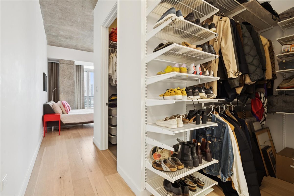 Chicago, Illinois 60611, United States, 3 Bedrooms Bedrooms, ,2 BathroomsBathrooms,Residential,Active,203159