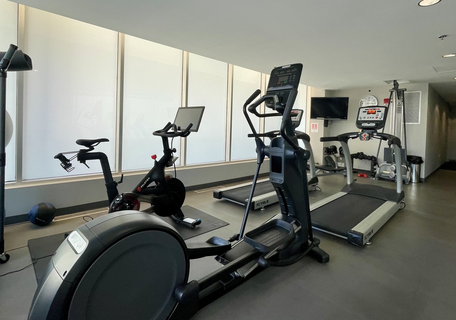 Chicago, Illinois 60611, United States, 3 Bedrooms Bedrooms, ,2 BathroomsBathrooms,Residential,Active,203159