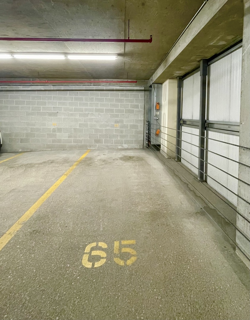 Chicago, Illinois 60611, United States, 3 Bedrooms Bedrooms, ,2 BathroomsBathrooms,Residential,Active,203159