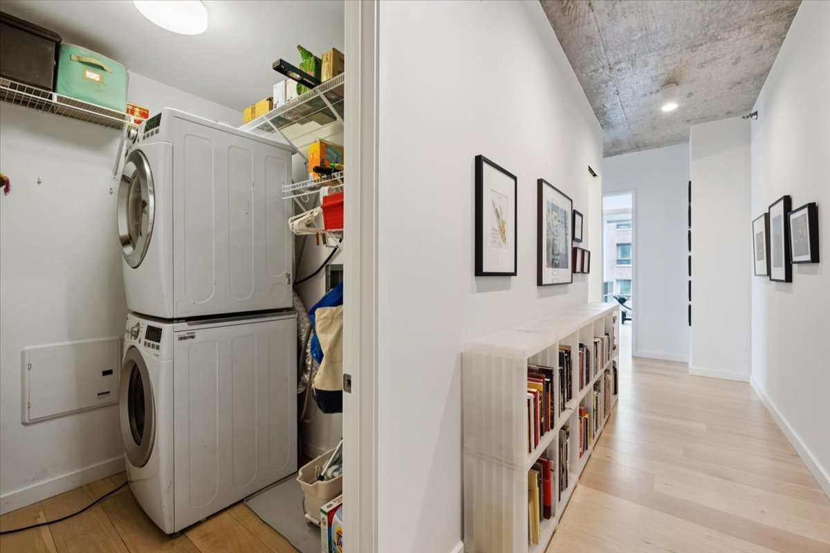 Chicago, Illinois 60611, United States, 3 Bedrooms Bedrooms, ,2 BathroomsBathrooms,Residential,Active,203159