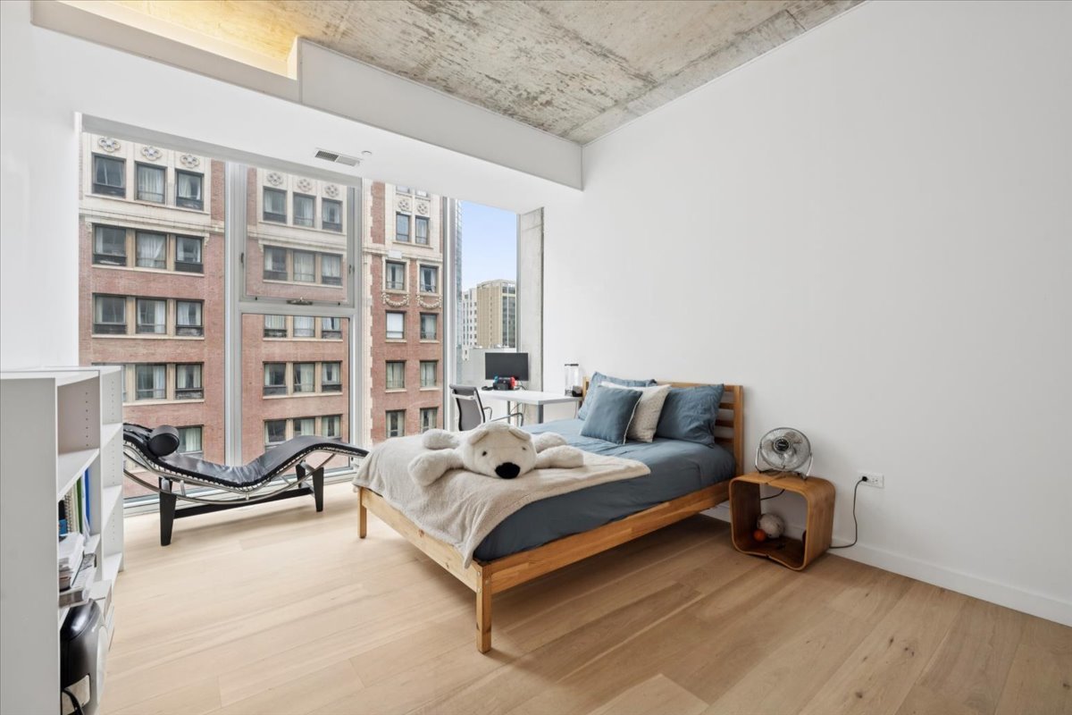 Chicago, Illinois 60611, United States, 3 Bedrooms Bedrooms, ,2 BathroomsBathrooms,Residential,Active,203159