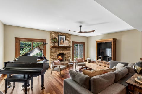 Tiny photo for 469 Duane Street, Glen Ellyn, IL 60137 (MLS # 12686534)