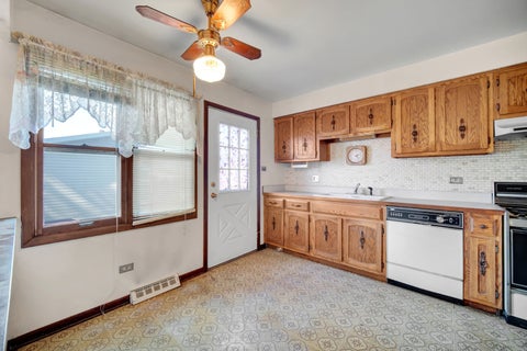 Tiny photo for 16010 Olcott Avenue, Tinley Park, IL 60477 (MLS # 12774813)