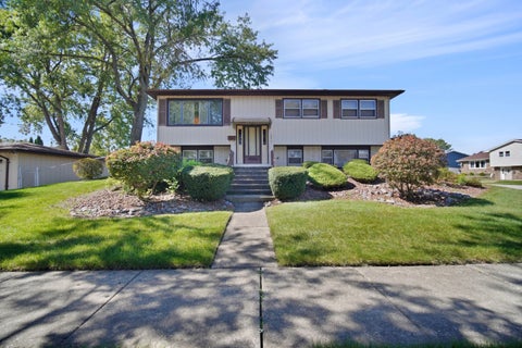 Photo of 16010 Olcott Avenue, Tinley Park, IL 60477 (MLS # 12774813)
