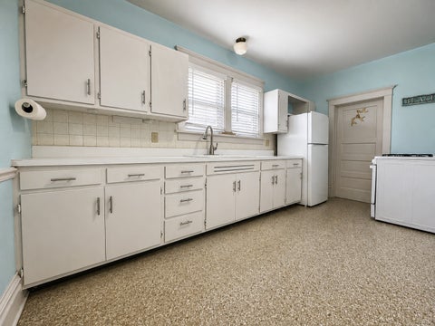 Tiny photo for 611 6th Avenue, Mendota, IL 61342 (MLS # 12731074)