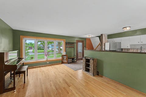 Tiny photo for 1331 N Indigo Drive, Mount Prospect, IL 60056 (MLS # 12661862)