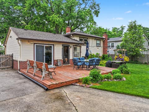 Tiny photo for 1331 N Indigo Drive, Mount Prospect, IL 60056 (MLS # 12661862)