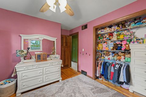 Tiny photo for 1331 N Indigo Drive, Mount Prospect, IL 60056 (MLS # 12661862)