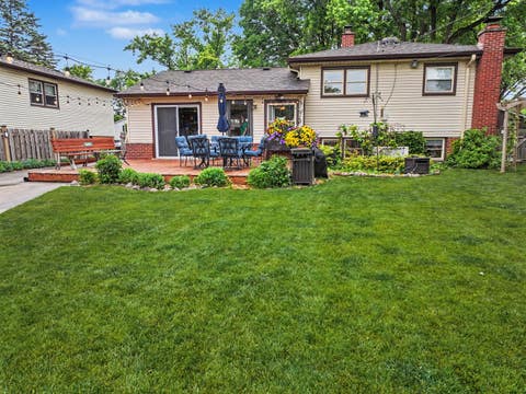 Tiny photo for 1331 N Indigo Drive, Mount Prospect, IL 60056 (MLS # 12661862)