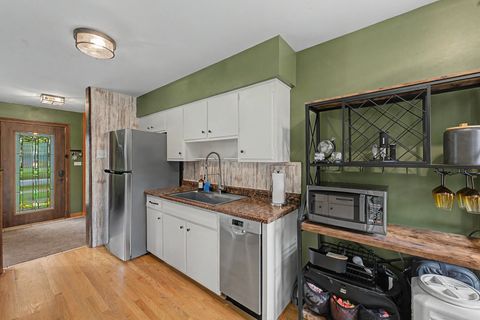 Tiny photo for 1331 N Indigo Drive, Mount Prospect, IL 60056 (MLS # 12661862)