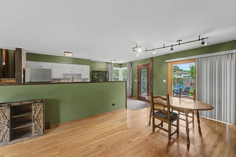 Tiny photo for 1331 N Indigo Drive, Mount Prospect, IL 60056 (MLS # 12661862)