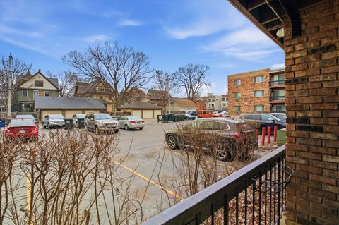 Tiny photo for 420 S HOME Avenue #107N, Oak Park, IL 60302 (MLS # 12585586)
