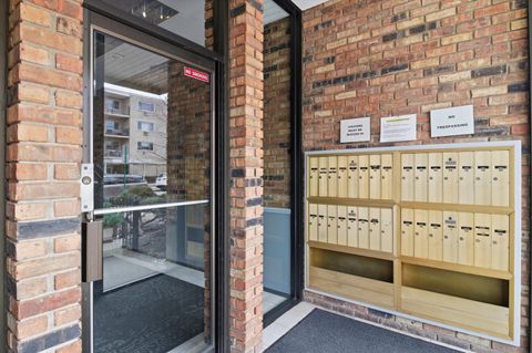 Tiny photo for 420 S HOME Avenue #107N, Oak Park, IL 60302 (MLS # 12585586)