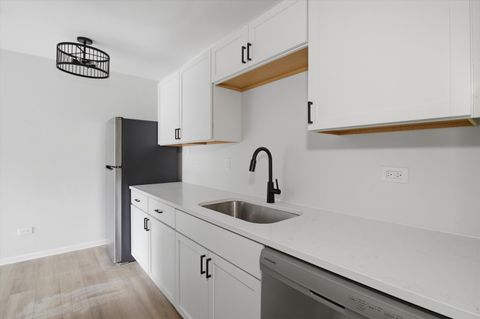 Tiny photo for 420 S HOME Avenue #107N, Oak Park, IL 60302 (MLS # 12585586)