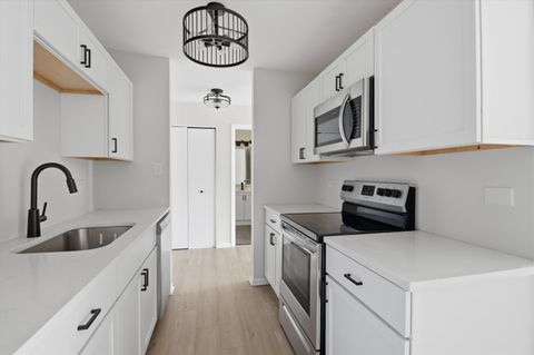 Tiny photo for 420 S HOME Avenue #107N, Oak Park, IL 60302 (MLS # 12585586)