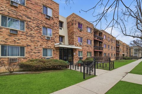 Tiny photo for 420 S HOME Avenue #107N, Oak Park, IL 60302 (MLS # 12585586)