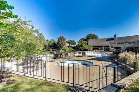 Tiny photo for 83c Thornhill Lane #c, Lake Barrington, IL 60010 (MLS # 12577542)