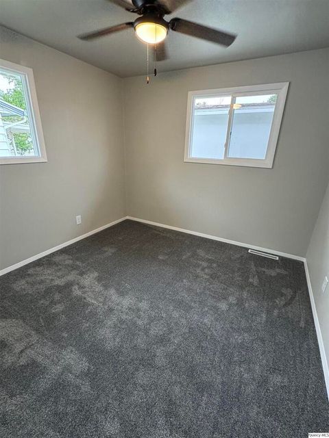 Tiny photo for 1700 Washington ST, Quincy, IL 62301 (MLS # 12656467)