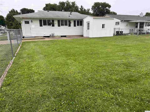 Tiny photo for 1700 Washington ST, Quincy, IL 62301 (MLS # 12656467)