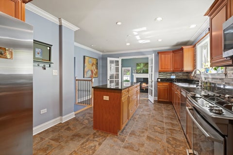 Tiny photo for 2 Algonquin Road, Clarendon Hills, IL 60514 (MLS # 12645994)