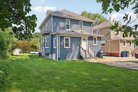 Tiny photo for 325 4th Street, Waukegan, IL 60085 (MLS # 12480132)