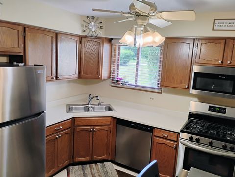 Tiny photo for 17429 W Chestnut Lane, Gurnee, IL 60031 (MLS # 12426400)