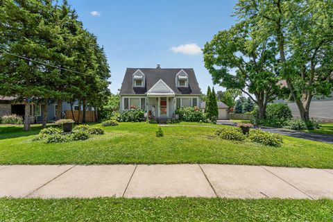 Tiny photo for 115 60TH Street, Downers Grove, IL 60516 (MLS # 12688036)