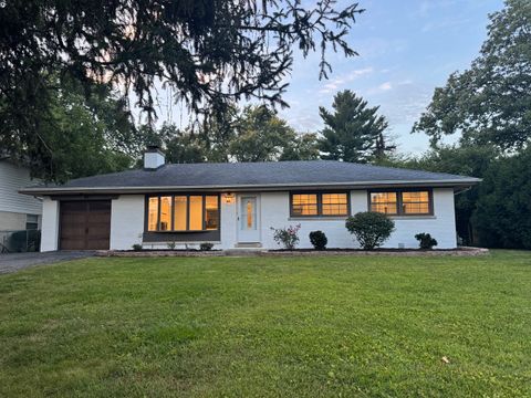 Photo of 16W318 95th Place, Burr Ridge, IL 60527 (MLS # 12471419) Photo of 16W318 95th Place, Burr Ridge, IL 60527 (MLS # 12471419)