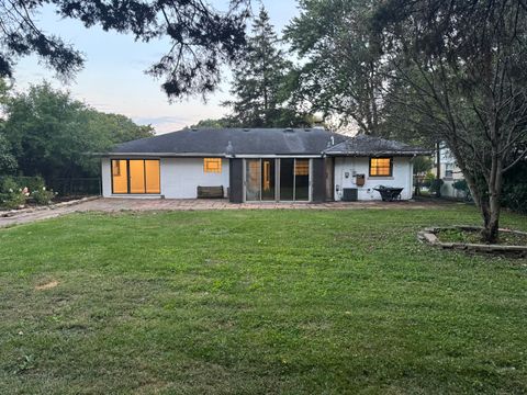 Tiny photo for 16W318 95th Place, Burr Ridge, IL 60527 (MLS # 12471419)