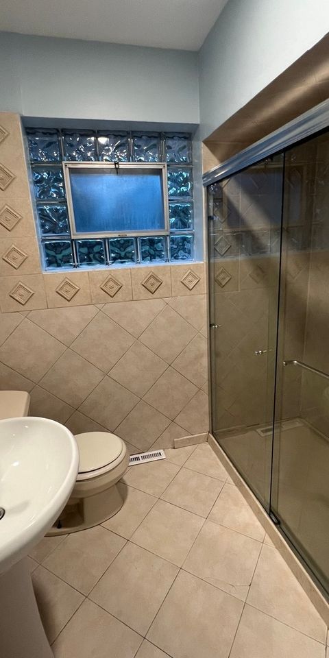 Tiny photo for 16W318 95th Place, Burr Ridge, IL 60527 (MLS # 12471419)