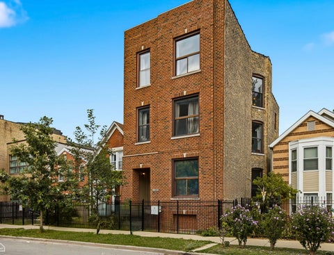 Photo of 1403 N Rockwell Street #3, Chicago, IL 60622 (MLS # 12693409)