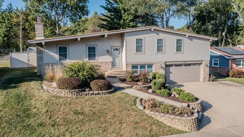 Tiny photo for 1106 Beech Drive, Dixon, IL 61021 (MLS # 12475132)