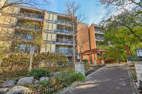 Tiny photo for 5900 Oakwood Drive #1K, Lisle, IL 60532 (MLS # 12516203)