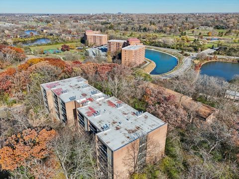 Tiny photo for 5900 Oakwood Drive #1K, Lisle, IL 60532 (MLS # 12516203)