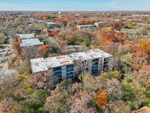 Tiny photo for 5900 Oakwood Drive #1K, Lisle, IL 60532 (MLS # 12516203)