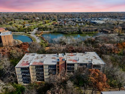 Tiny photo for 5900 Oakwood Drive #1K, Lisle, IL 60532 (MLS # 12516203)