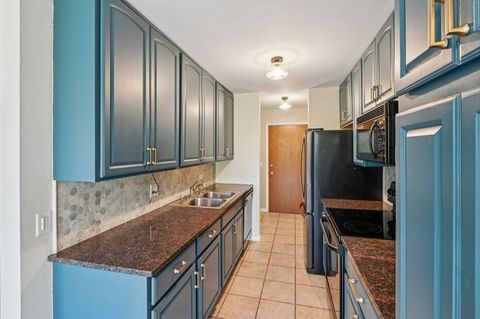 Tiny photo for 5900 Oakwood Drive #1K, Lisle, IL 60532 (MLS # 12516203)