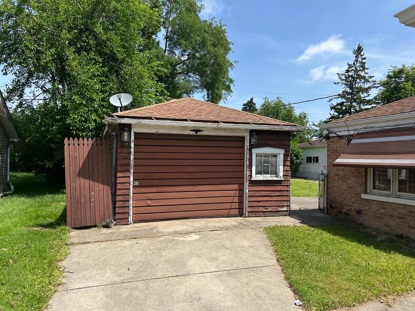 2222 Spruce Road