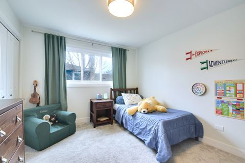 Tiny photo for 558 N Oaklawn Avenue, Elmhurst, IL 60126 (MLS # 12584188)