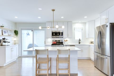 Tiny photo for 558 N Oaklawn Avenue, Elmhurst, IL 60126 (MLS # 12584188)