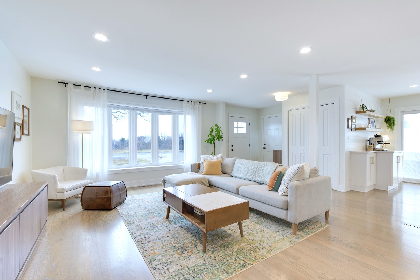 558 N Oaklawn Avenue