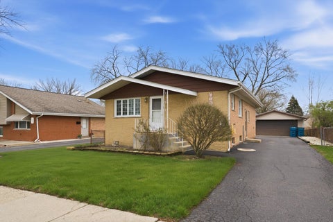 Tiny photo for 14325 Tripp Avenue, Midlothian, IL 60445 (MLS # 12696134)