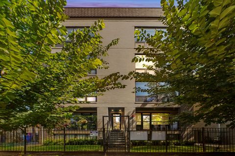 Tiny photo for 117 S Bell Avenue #4N, Chicago, IL 60612 (MLS # 12504792)