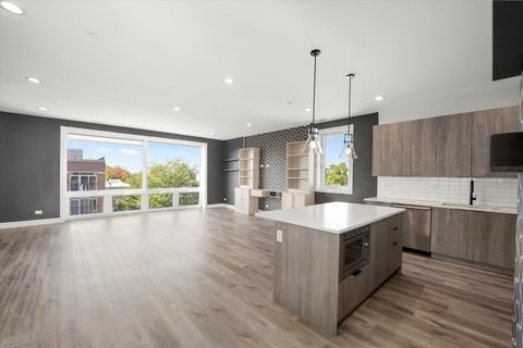 Tiny photo for 117 S Bell Avenue #4N, Chicago, IL 60612 (MLS # 12504792)