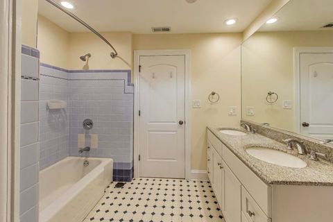 Tiny photo for 6420 N Navajo Avenue, Chicago, IL 60646 (MLS # 12468563)