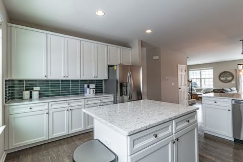 Tiny photo for 523 Town Center Boulevard, Gilberts, IL 60136 (MLS # 12594634)